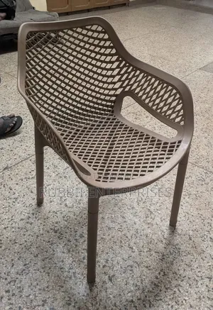 Armed Chair Egye