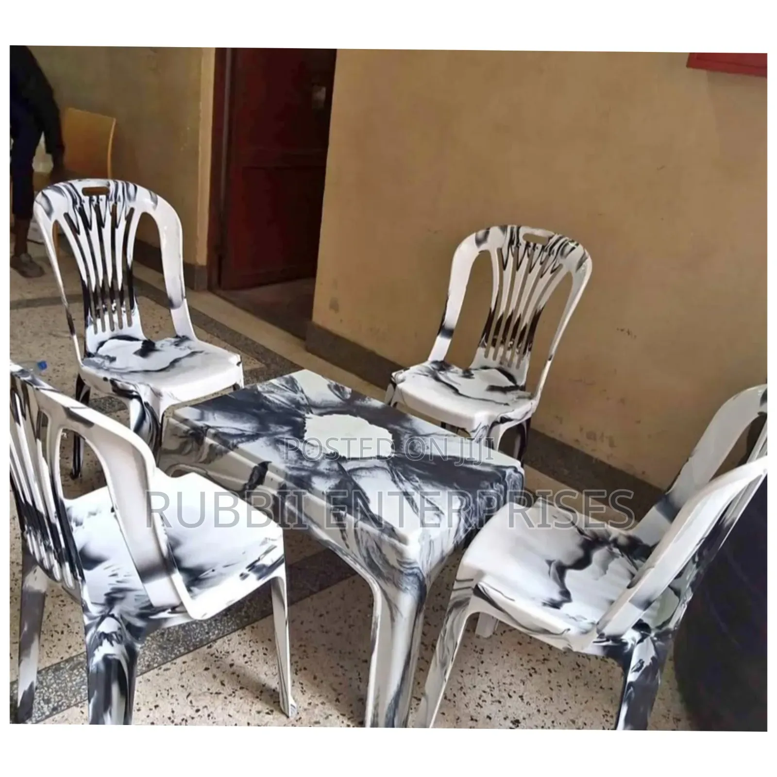 Table + 4 Chairs ~ Swirl Pattern.