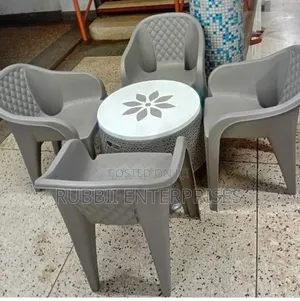 Short Round Table + 4 Seats