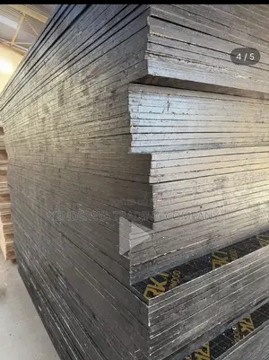 Strong and Smooth Filmed Marine Boards Black Plain