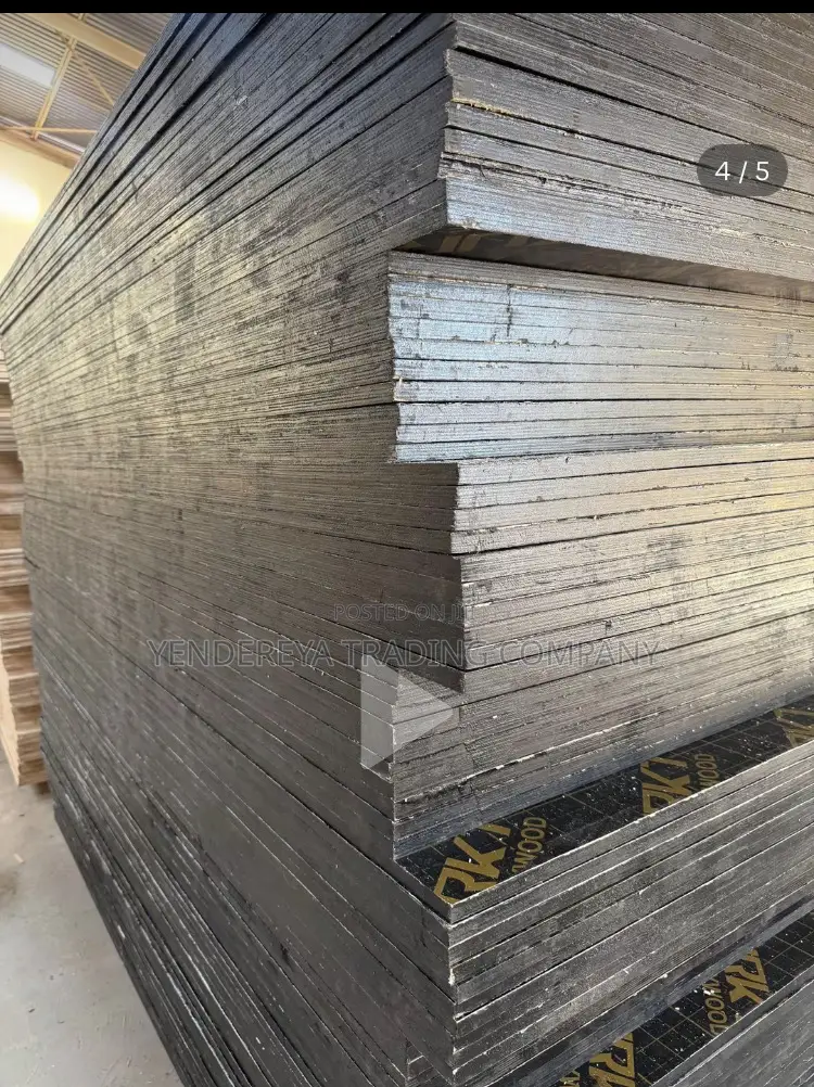 Strong and Smooth Filmed Marine Boards Black Plain