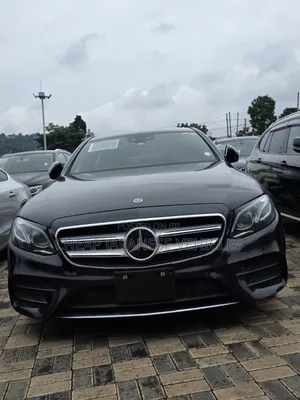 Mercedes-Benz E220 2017 Black