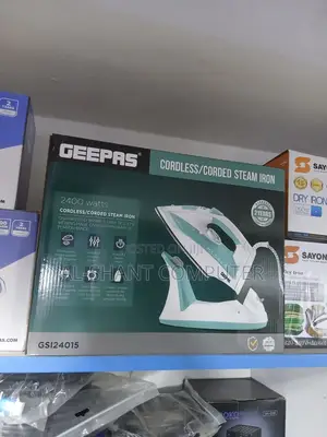 Geepas Cordless/Corded Steam Iron