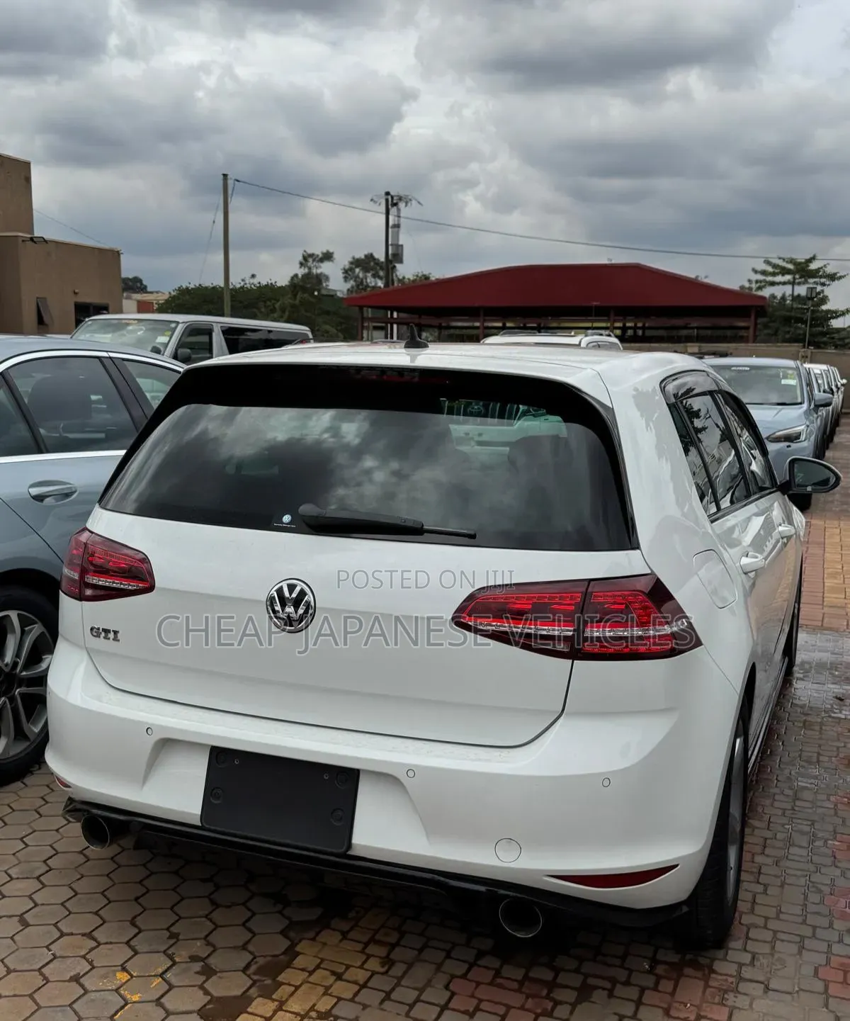 Volkswagen Golf 2017 White