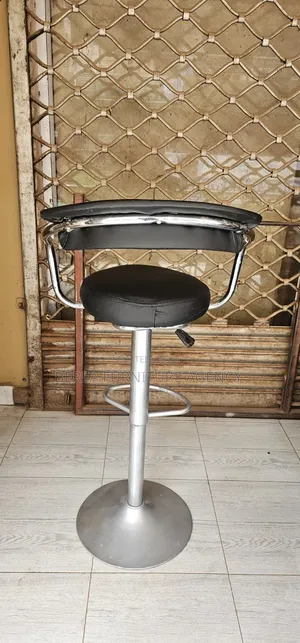 Portable Bar/Counter Chair