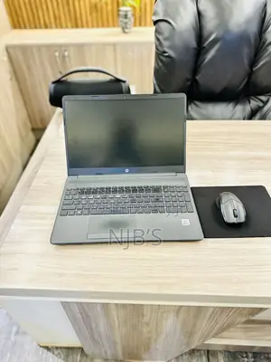 New Laptop HP 250 G8 8GB Intel Core i5 SSHD+SSD 640GB
