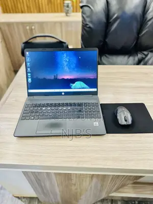 New Laptop HP 250 G8 8GB Intel Core i5 SSHD+SSD 640GB