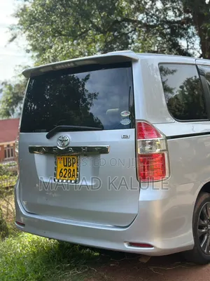 Toyota Noah 2008 Silver