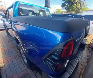 Toyota Hilux 2018 Blue