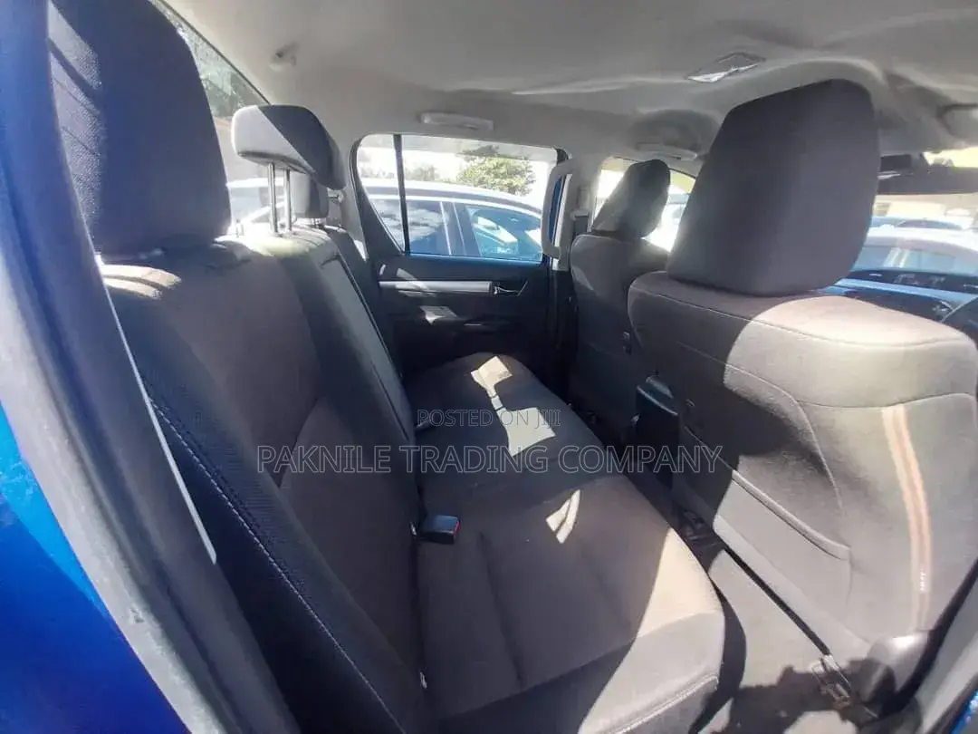 Toyota Hilux 2018 Blue
