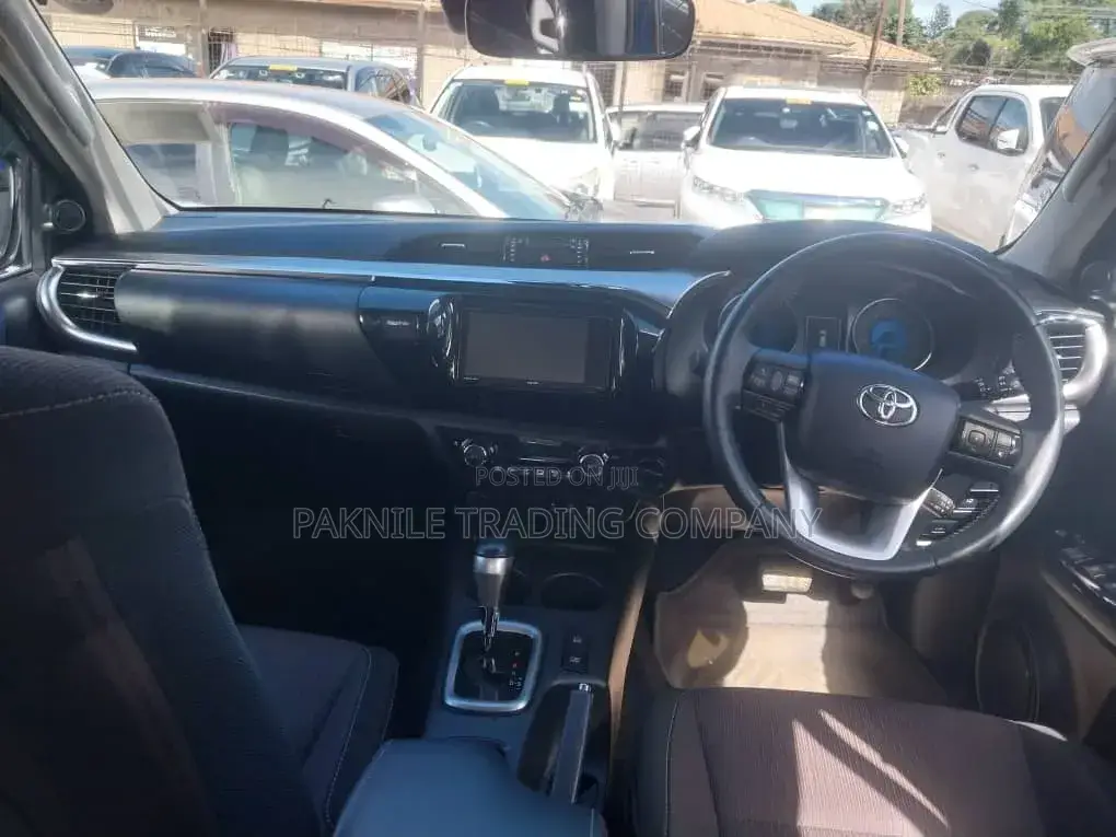 Toyota Hilux 2018 Blue