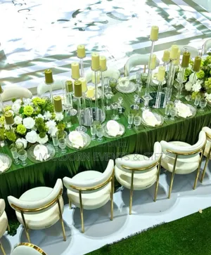 Luxury Emerald Green Wedding Setup | Elegant Reception Décor