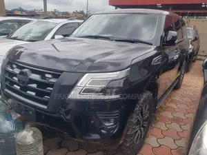 Nissan Patrol 2022 Black