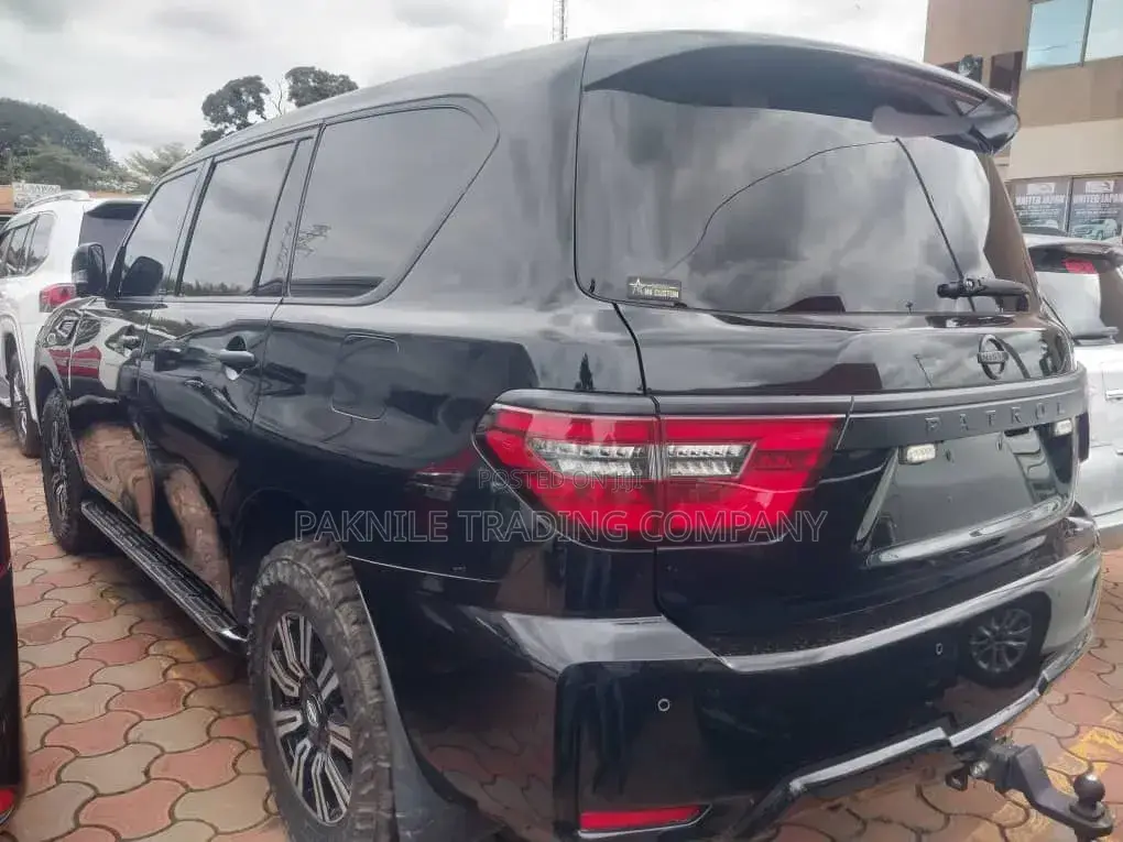 Nissan Patrol 2022 Black