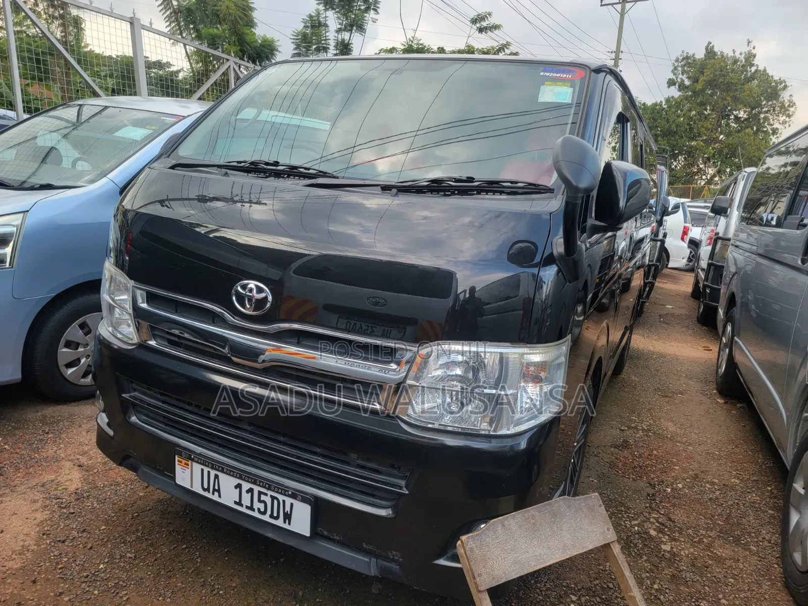Toyota HiAce 2012 Black
