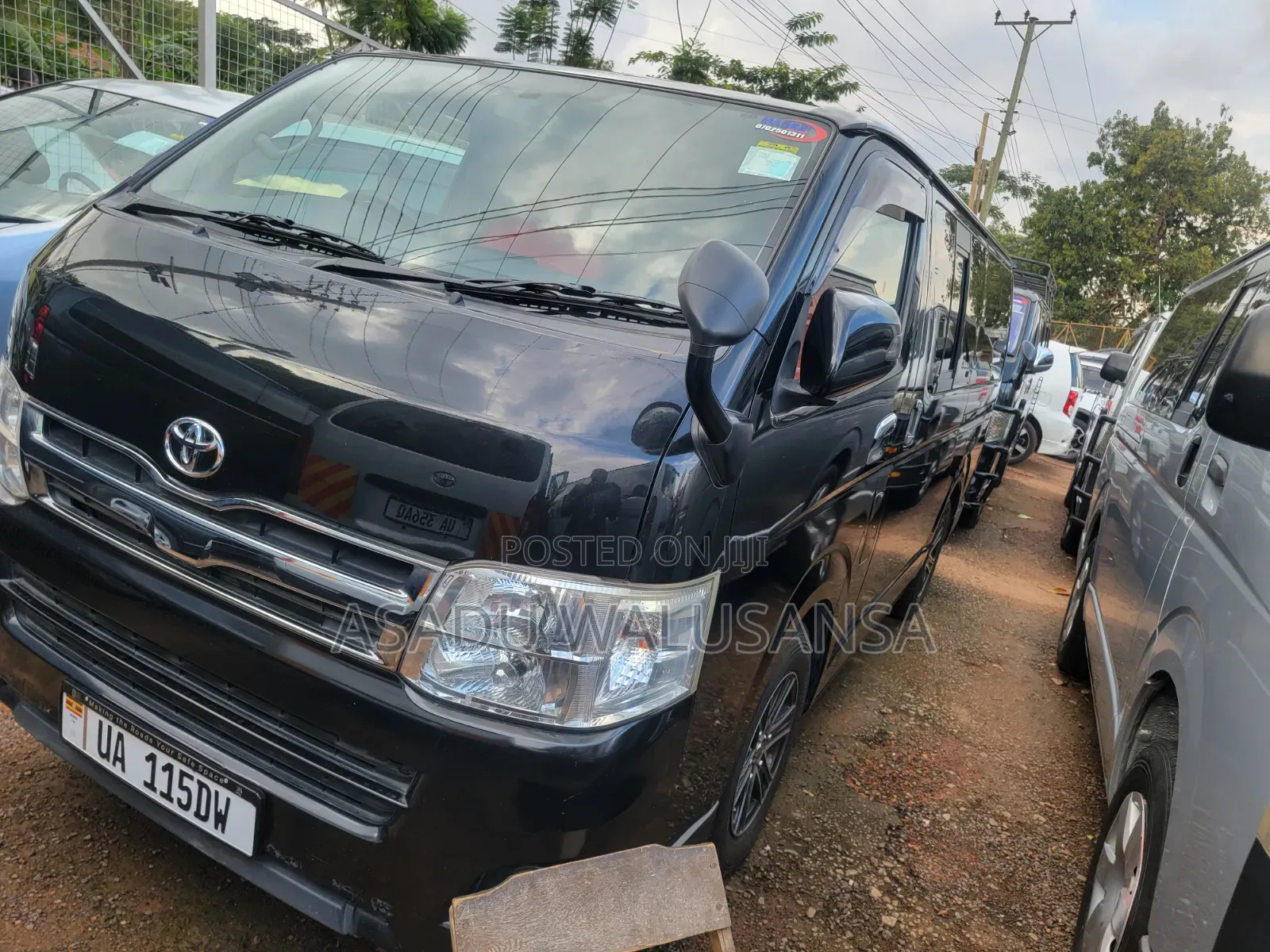 Toyota HiAce 2012 Black