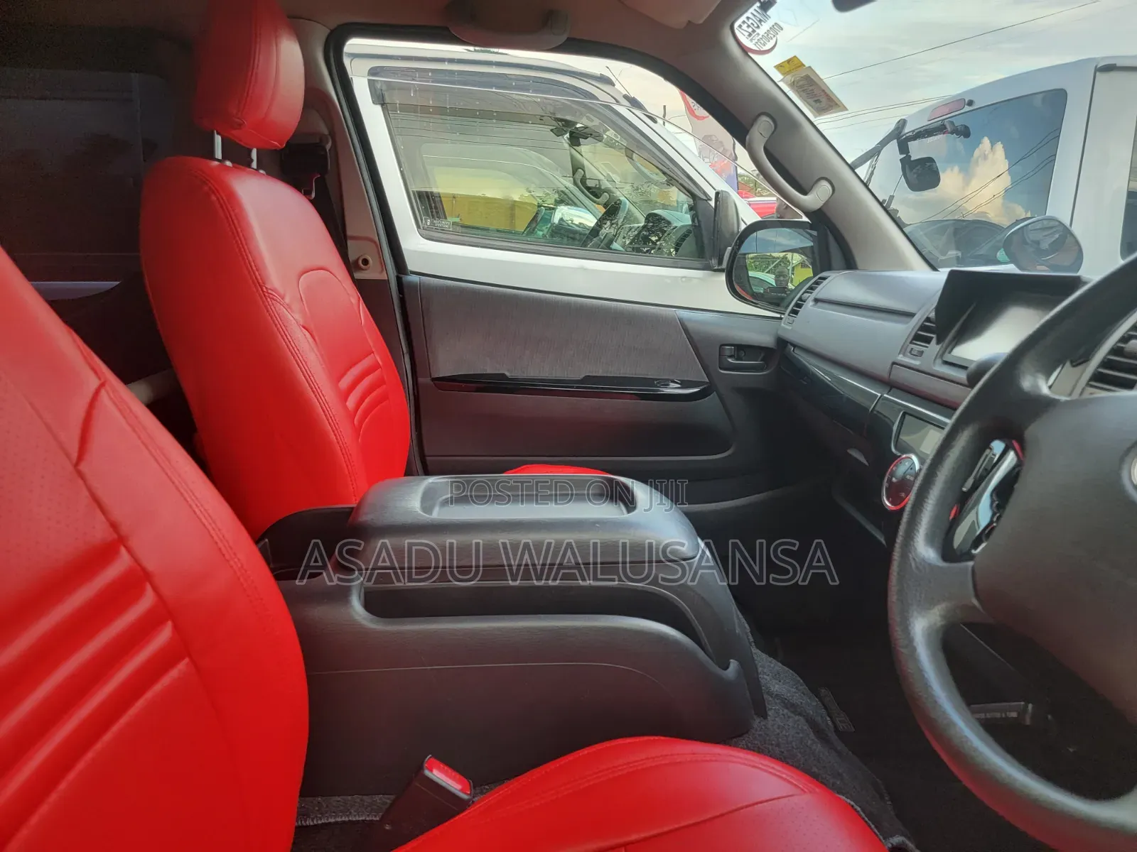 Toyota HiAce 2012 Black