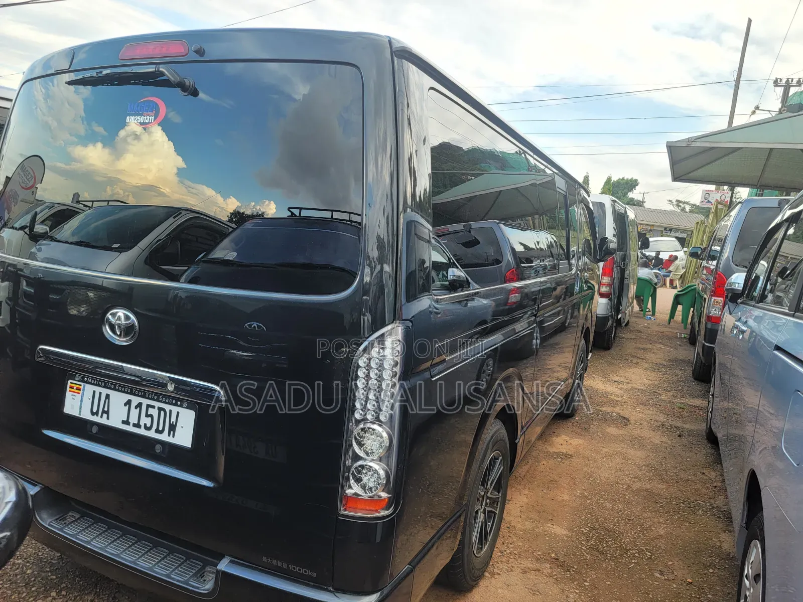 Toyota HiAce 2012 Black