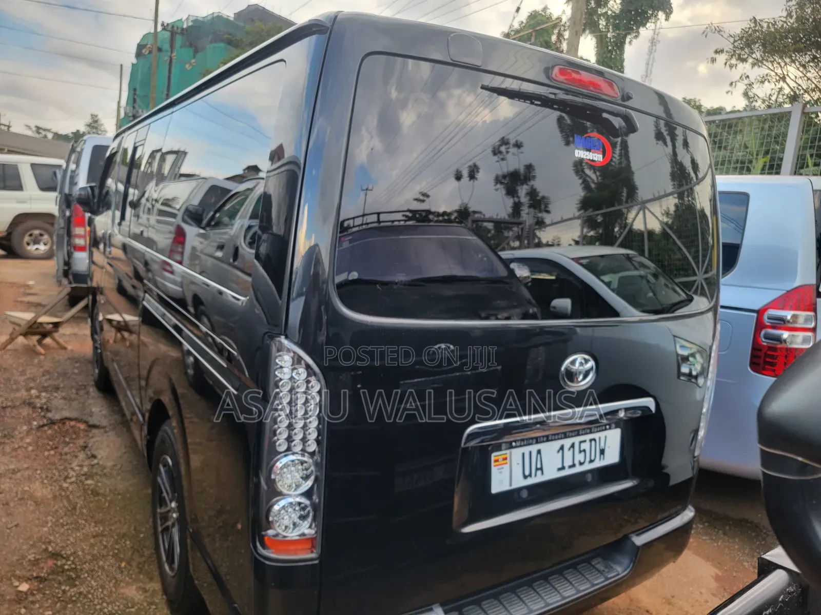Toyota HiAce 2012 Black