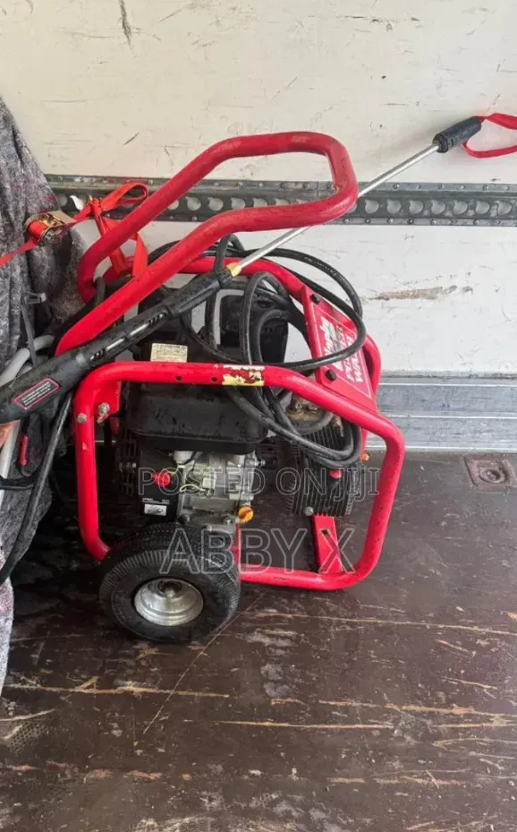 Clerk Petrol Pressure Washer