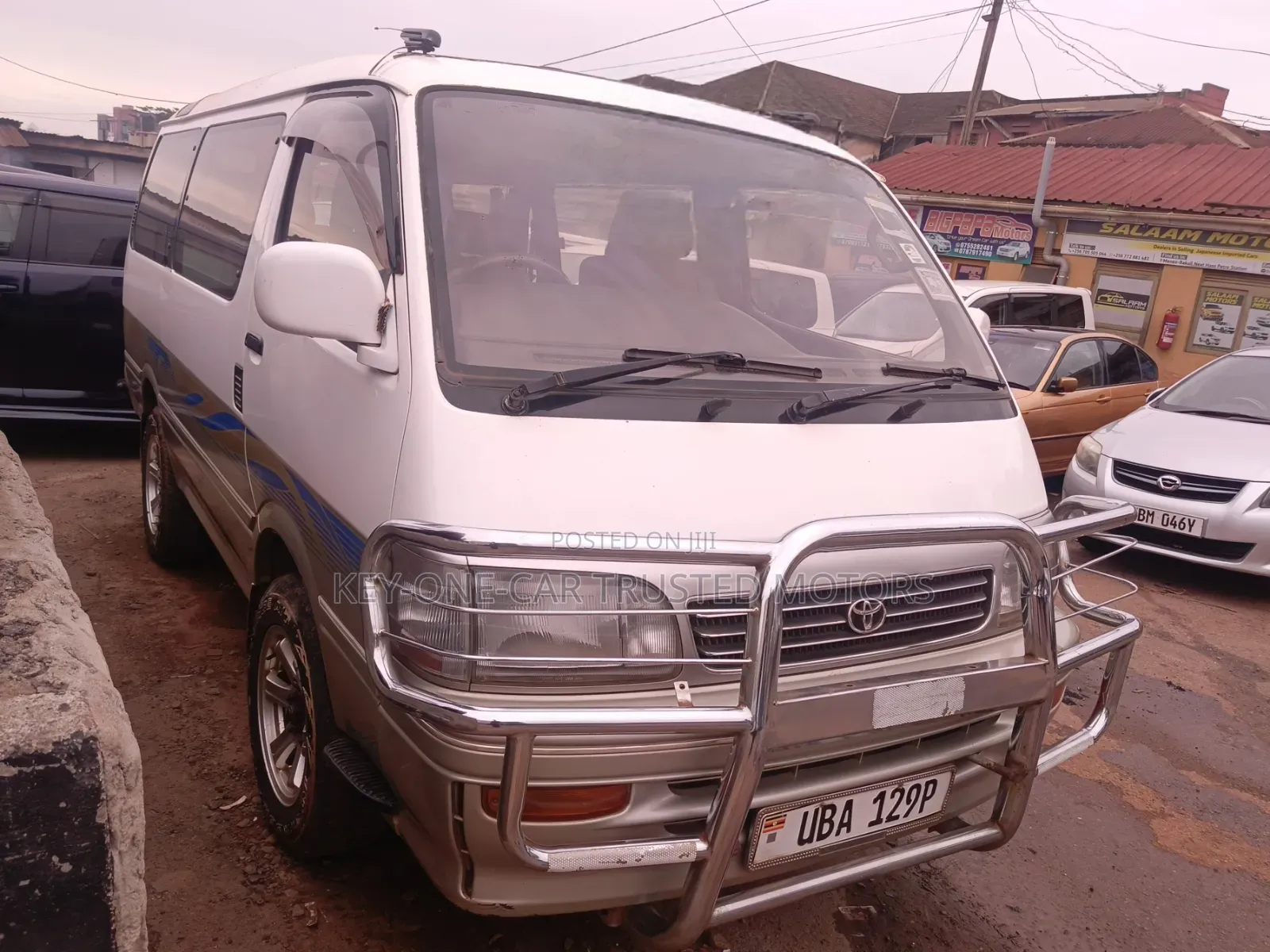 Toyota HiAce 2000 Grey