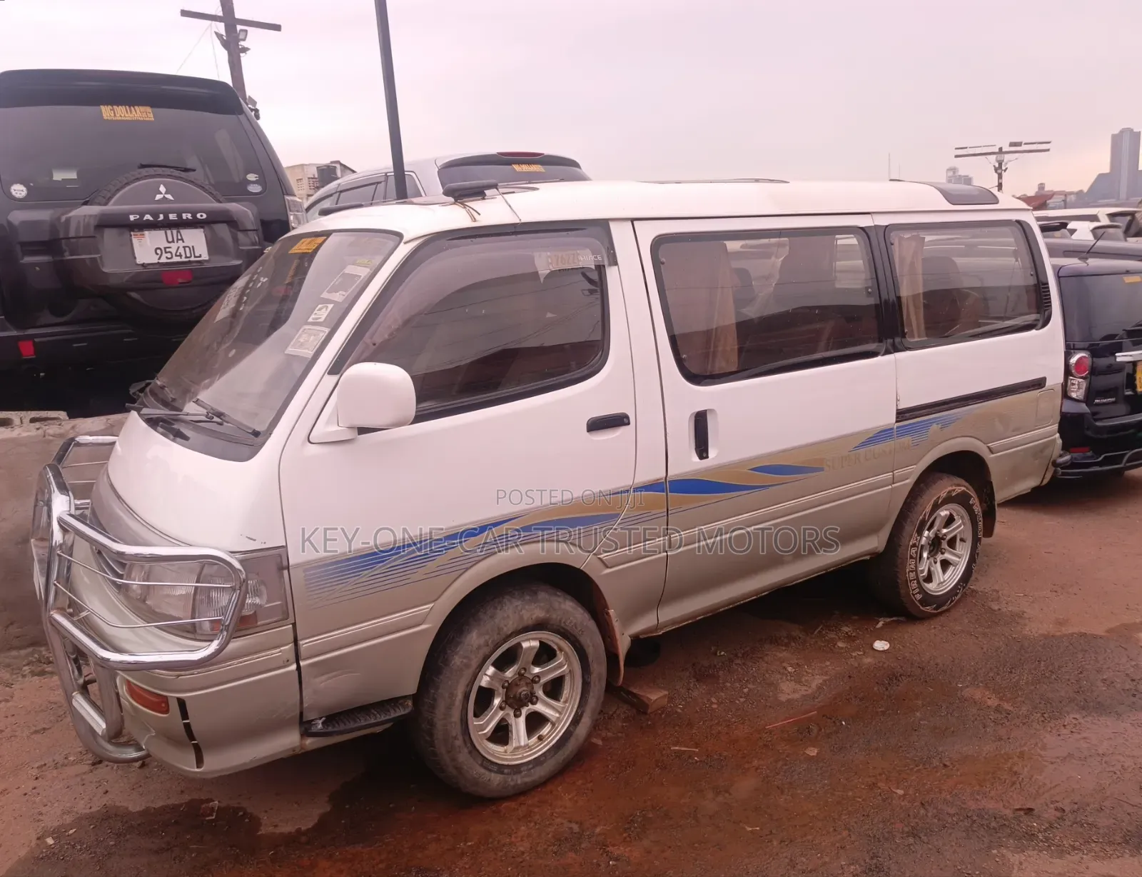 Toyota HiAce 2000 Grey