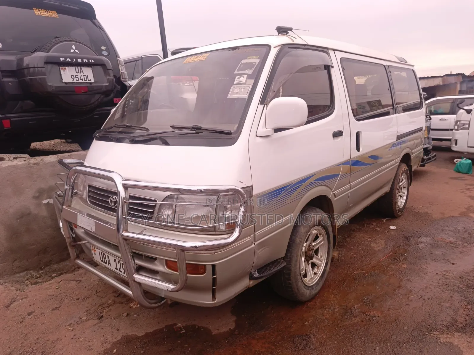 Toyota HiAce 2000 Grey