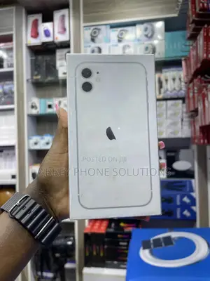 New Apple iPhone 11 128 GB White