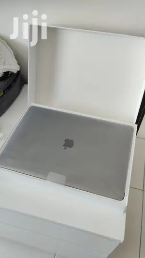 Laptop Apple MacBook Pro 16GB Intel Core i7 SSD 512GB