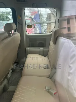 Toyota Noah 2010 Silver