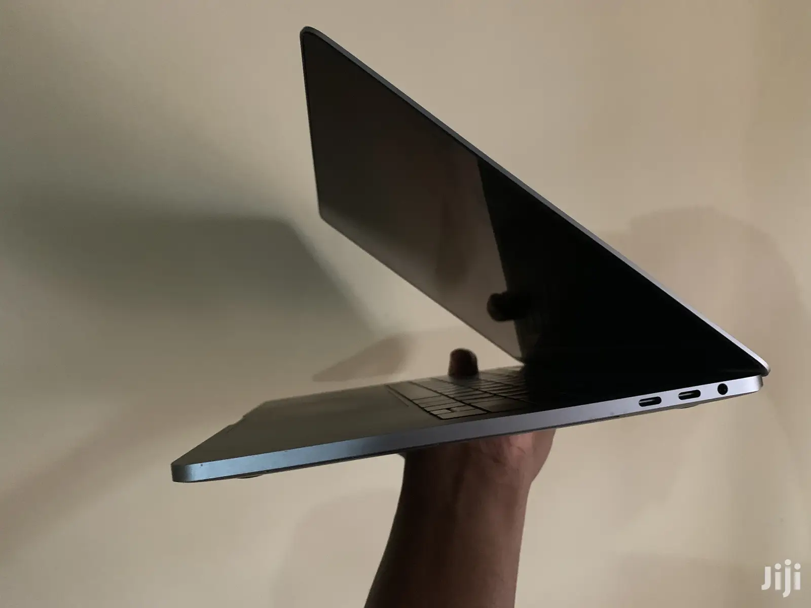 Laptop Apple MacBook Pro 8GB Intel Core i5 SSD 512GB