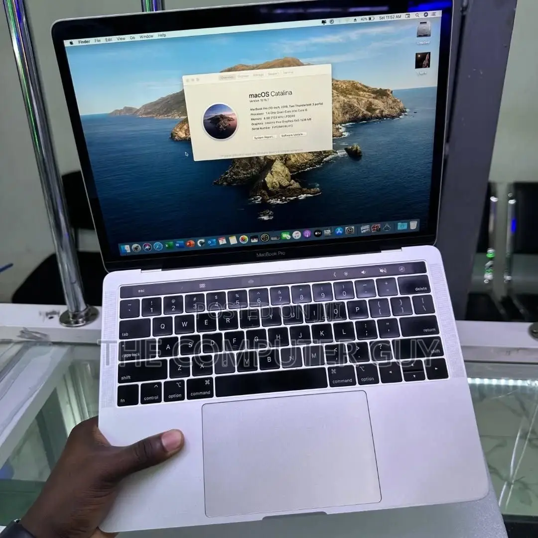 New Laptop Apple MacBook Pro 2017 16GB Intel Core i7 SSD 512GB