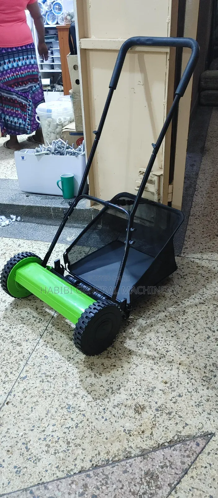Push/Manual Lawnmowers