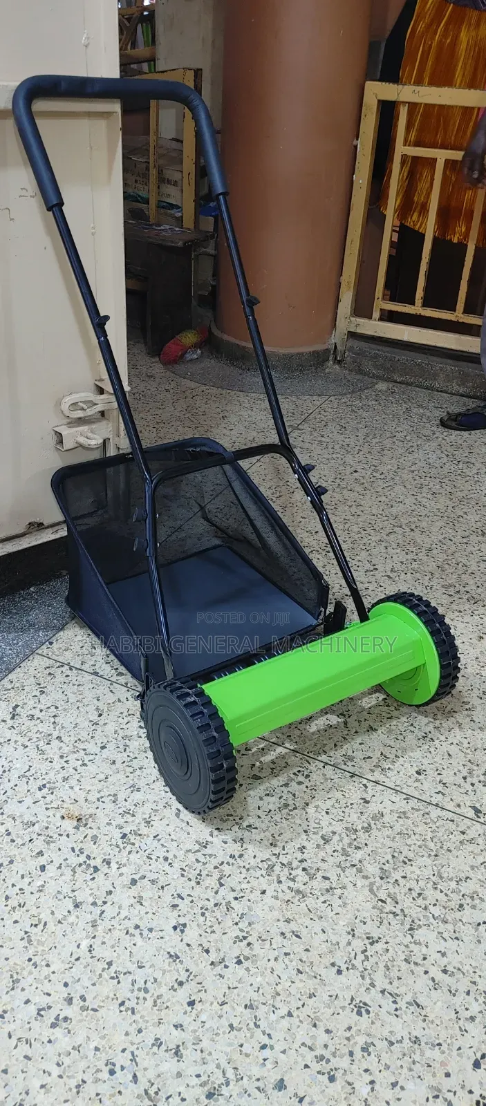 Manual/Hand Push Lawnmower/Green