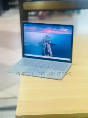 New Laptop Microsoft Surface Laptop 2 16GB Intel Core i7 SSD 1T