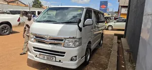Toyota HiAce 2013 White