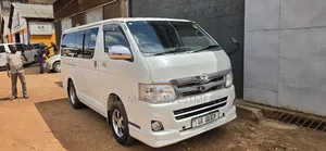 Toyota HiAce 2013 White