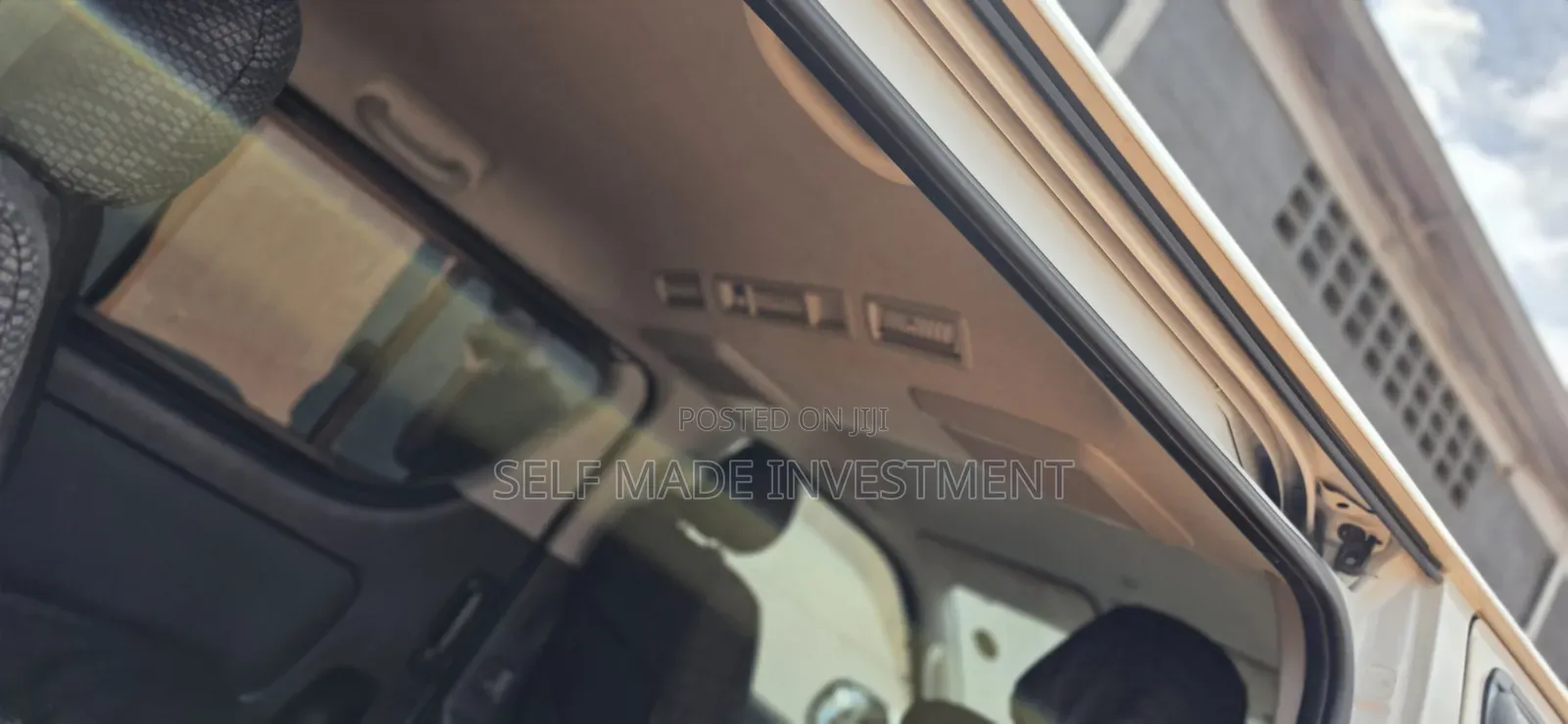 Toyota HiAce 2013 White