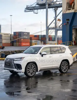 Lexus LX 500d 2022 White