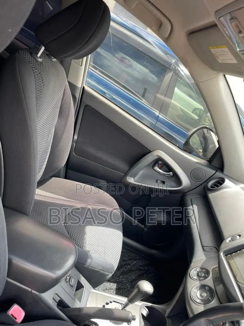 Toyota RAV4 2.5 2010 Silver