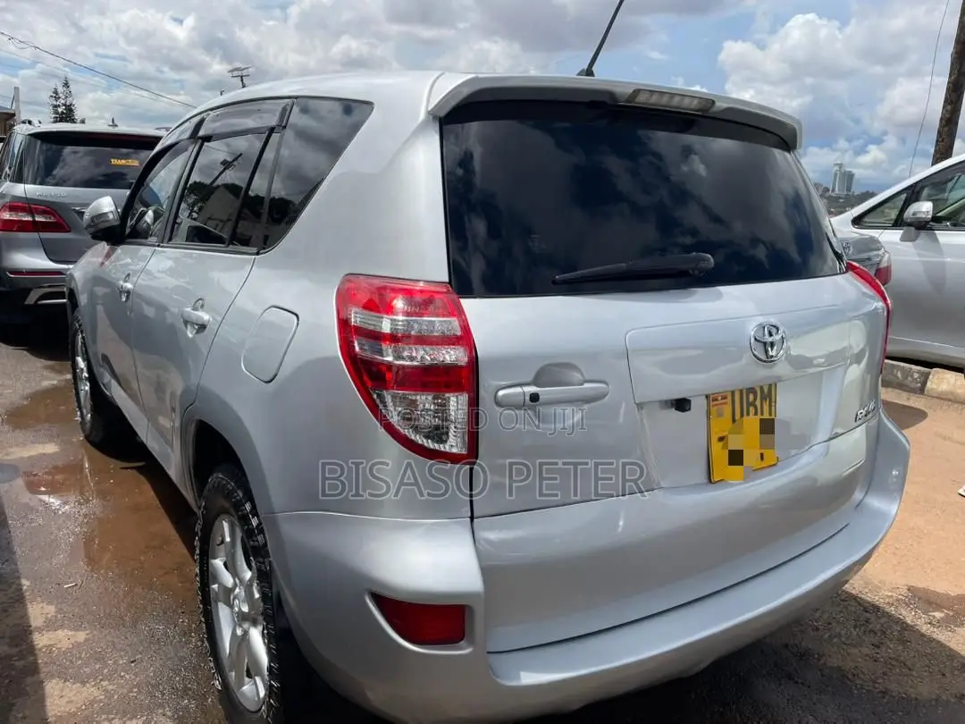 Toyota RAV4 2.5 2010 Silver