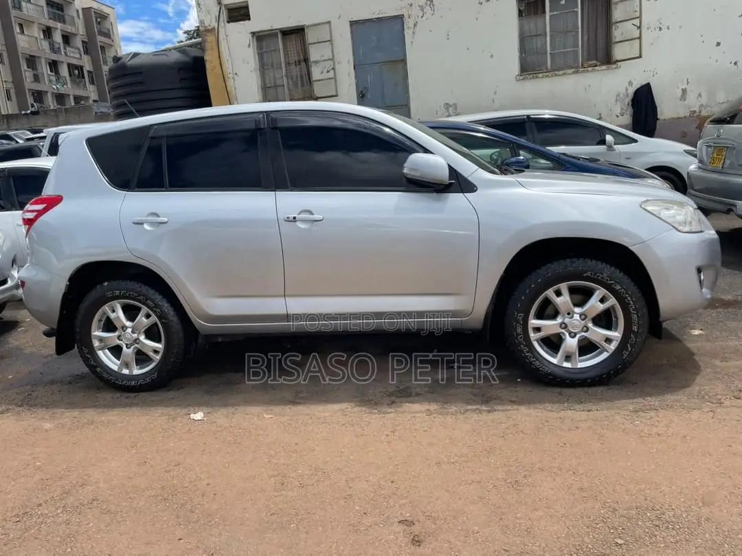 Toyota RAV4 2.5 2010 Silver