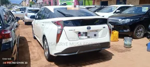 Toyota Prius 2017 White