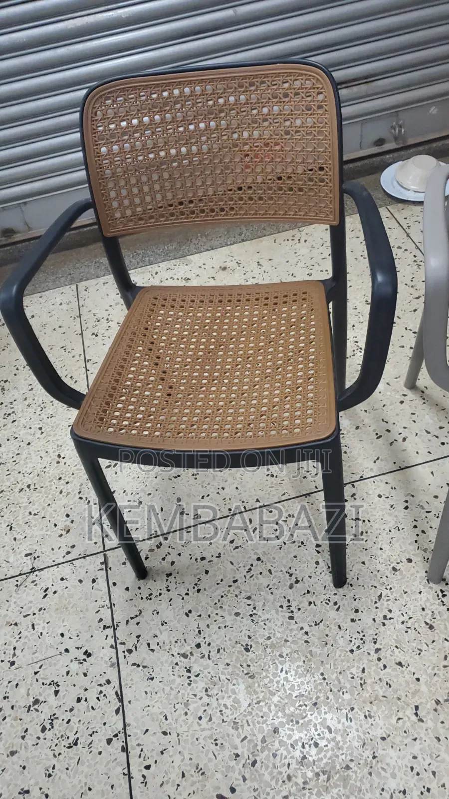 1piece of Plastic Cafe Chair