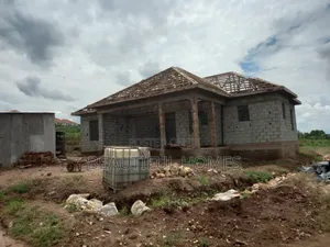 Furnished 4bdrm House in Kira for sale