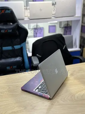 New Laptop Apple MacBook Pro 8GB Intel Core i5 SSD 500GB