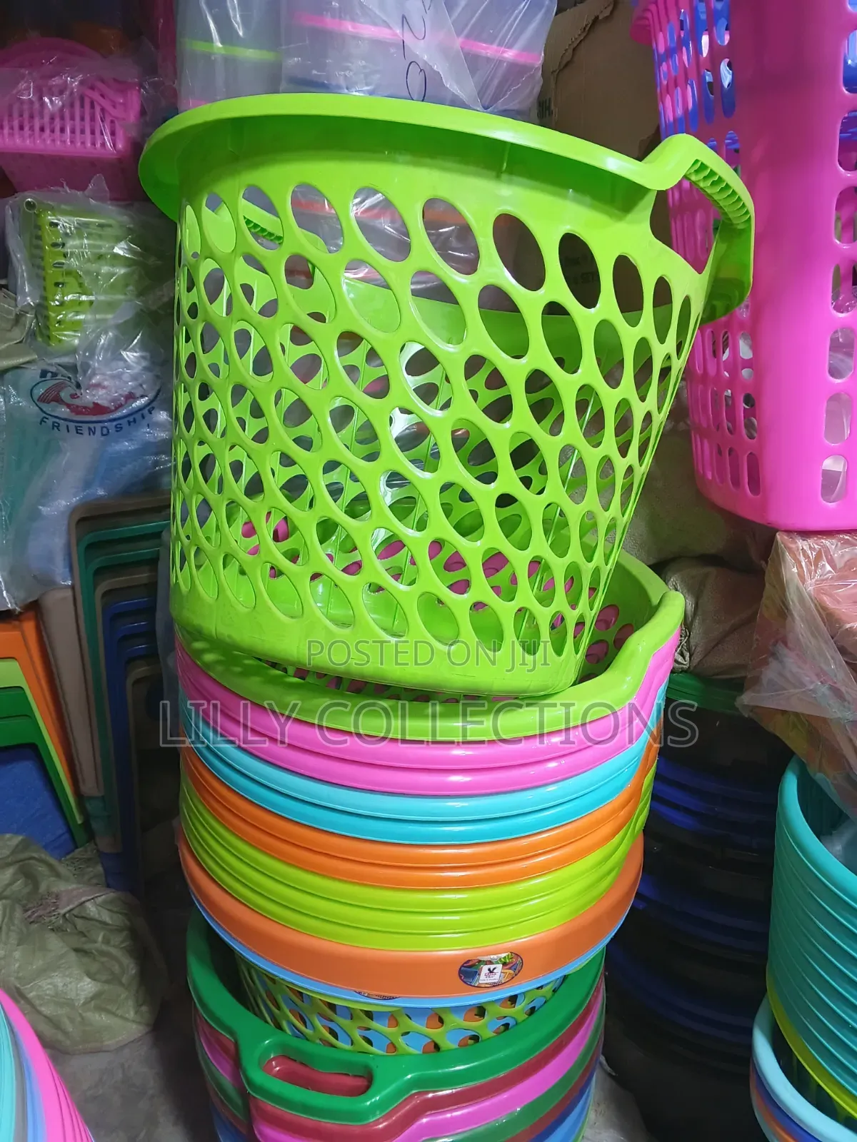 Open Plastic Laundry Baskets