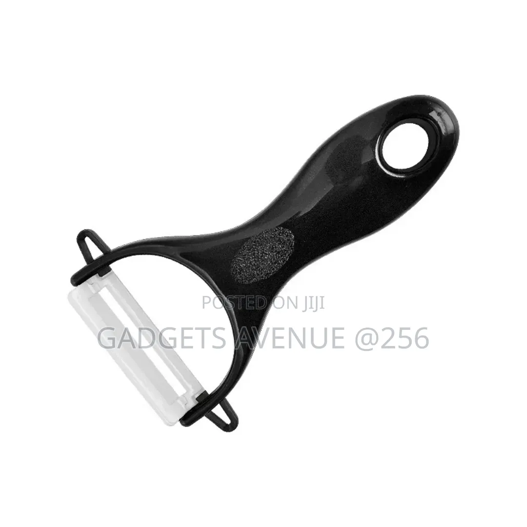 3-Piece Kitchen Utility Set Containing a 3-Stage Knife Sharpener