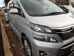 Toyota Alphard 2012 Silver