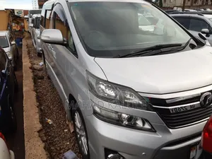 Toyota Alphard 2012 Silver